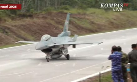 Momen Langka: Jet Tempur F-16 TNI AU “Jajal” Aspal Tol