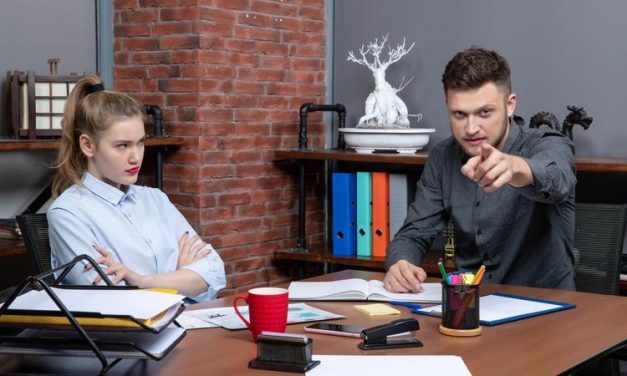 3 Cara Tepat Hadapi Lingkungan Kerja Toxic