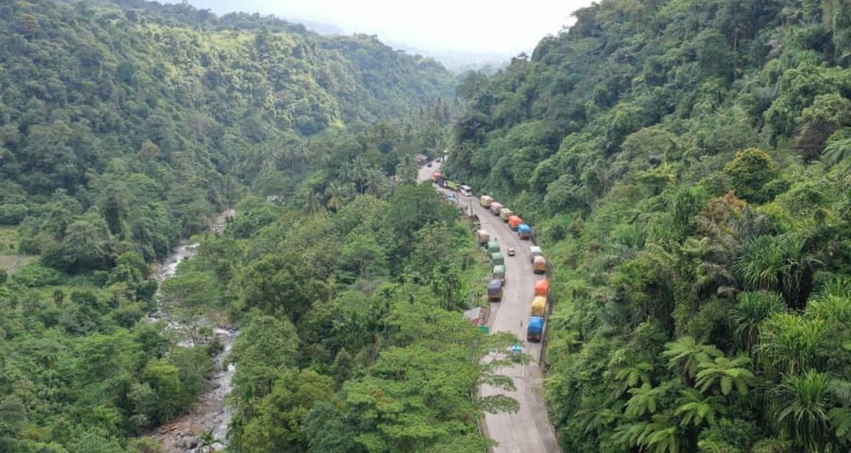 3 Trik Aman Libas Jalan Rusak Pakai Mobil Matic