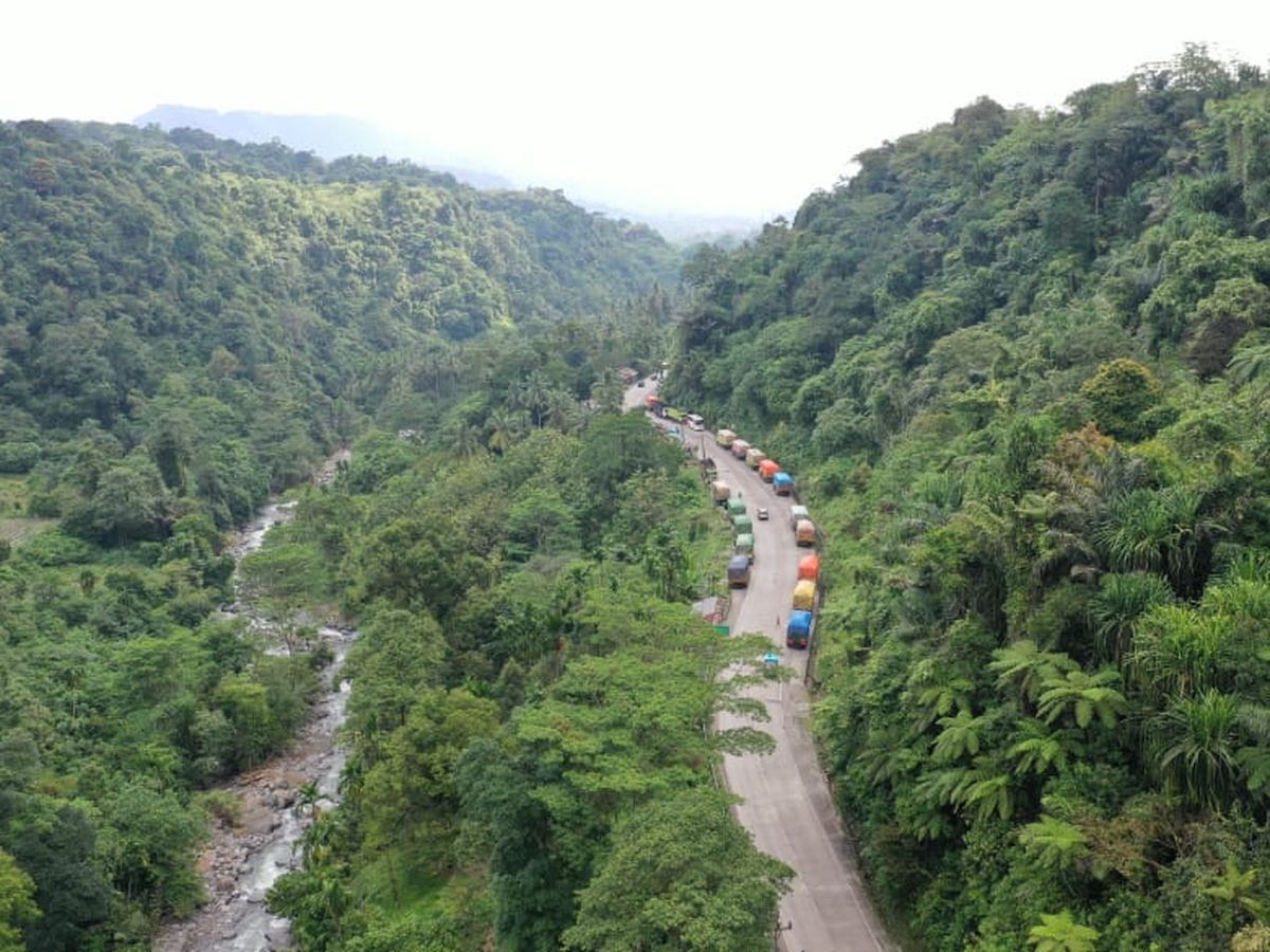 3 Trik Aman Libas Jalan Rusak Pakai Mobil Matic