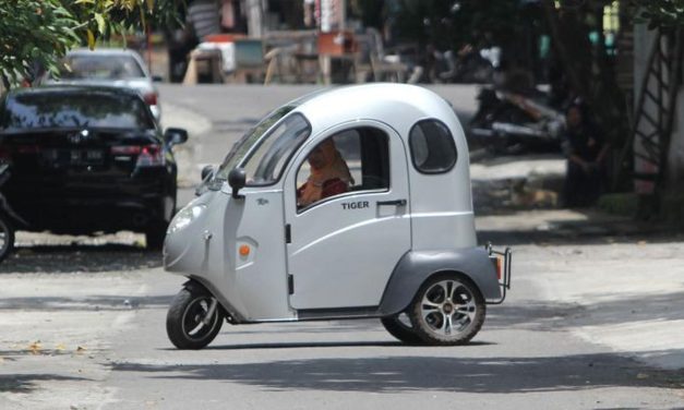 Gak Cuma Bajaj! Ini 3 Kendaraan Paling Unik Di Indonesia