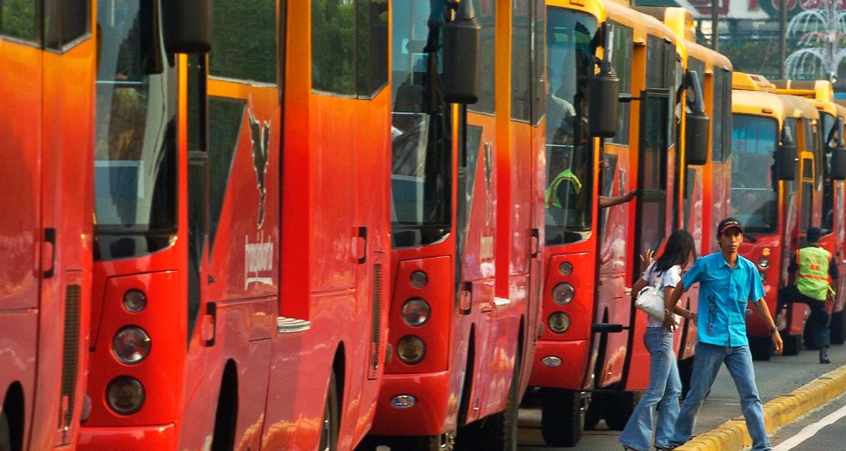 Dulu Di Cibir, Kini Jadi Andalan: 22 Tahun Transjakarta