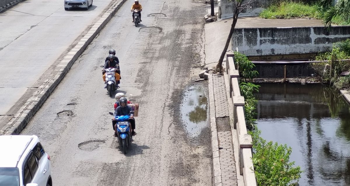 3 Bahaya Tersembunyi Sering Lewat Jalan Rusak