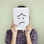Nggak Pernah Puas, Ini Ciri Orang Yang FOMO