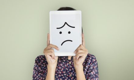Nggak Pernah Puas, Ini Ciri Orang Yang FOMO